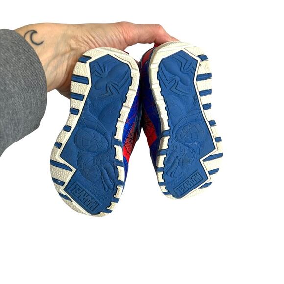 Spiderman Sneakers Marvel Toddler Unisex Light Up Twist & Turn Reversible Shoe 7 - Picture 8 of 9